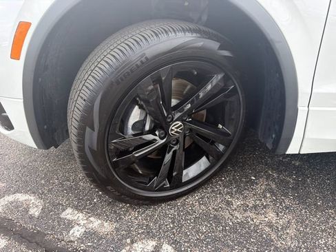 Certified 2023 Volkswagen Tiguan SE R-Line AWD/4WD image 27