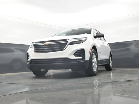 Used 2023 Chevrolet Equinox LS w/ LS Convenience Package FWD image 26