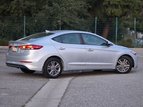 Used 2018 Hyundai Elantra Value Edition FWD image 6