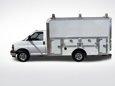 New 2026 GMC Savana 3500 w/ Power Convenience Package image 2