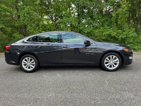 Used 2023 Chevrolet Malibu LT FWD image 2