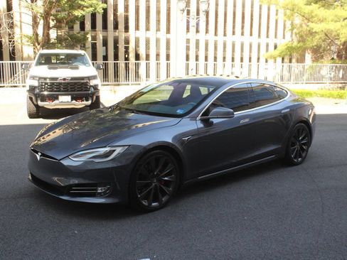 Used 2021 Tesla Model S Performance AWD/4WD image 12
