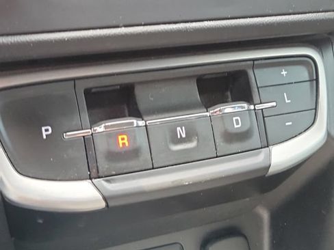 Used 2023 GMC Terrain SLE w/ Elevation Edition FWD image 33