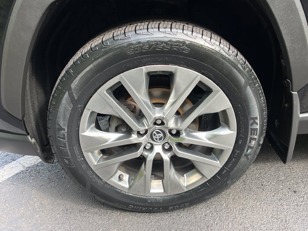 Used 2020 Toyota RAV4 Limited AWD/4WD image 16