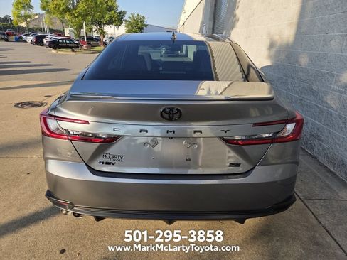 Used 2025 Toyota Camry SE FWD image 5