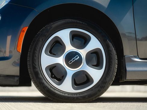 Used 2015 FIAT 500 e FWD image 9