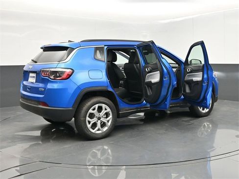New 2025 Jeep Compass Latitude image 60