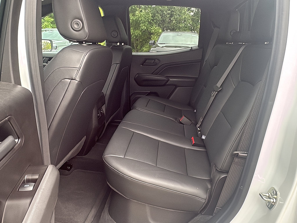 New 2026 Chevrolet Colorado Trail Boss w/ Midnight Edition AWD/4WD image 13