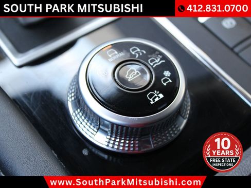 Used 2022 Mitsubishi Outlander SE image 22