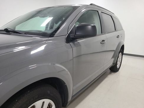 Used 2020 Dodge Journey SE FWD image 37