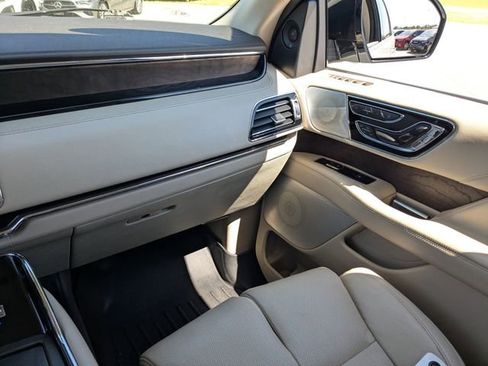 Used 2021 Lincoln Navigator Reserve w/ Luxury Package image 17