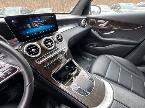Used 2020 Mercedes-Benz GLC 300 4MATIC image 25