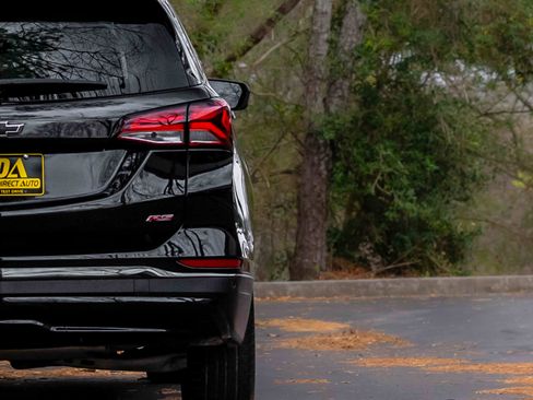 Used 2023 Chevrolet Equinox RS image 40