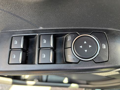 Used 2025 Ford Escape ST-Line Select AWD/4WD image 17