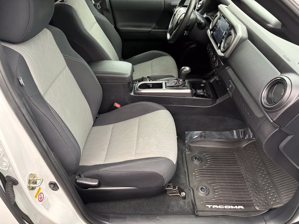 Used 2020 Toyota Tacoma TRD Sport w/ Technology Package AWD/4WD image 30