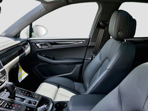 New 2026 Porsche Macan AWD/4WD image 26