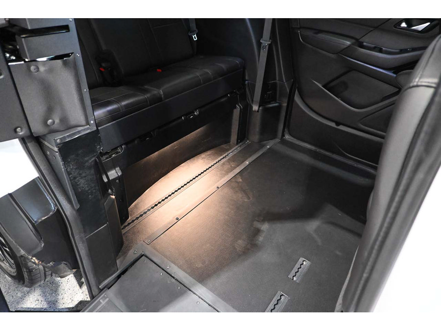 Used 2023 Chevrolet Traverse RS FWD image 18