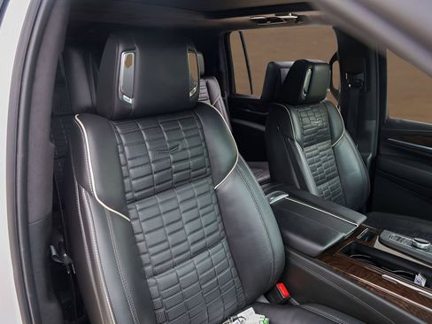 Certified 2023 Cadillac Escalade ESV Sport Platinum w/ LPO, ONYX Package image 34