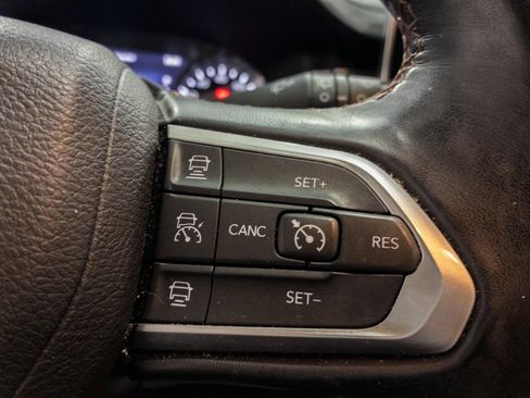 Used 2022 Jeep Compass Limited image 23