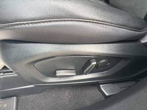 Certified 2024 Ford Explorer ST-Line w/ Class IV Trailer Tow Package image 9