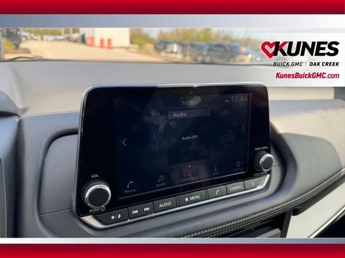 Used 2025 Nissan Rogue SV AWD/4WD image 17