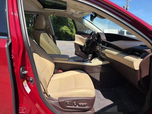 Used 2018 Lexus ES 350 w/ Premier Package FWD image 22