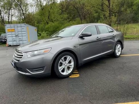 Used 2013 Ford Taurus SEL FWD image 4