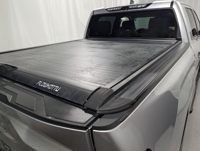 Used 2024 Toyota Tundra Limited AWD/4WD image 5