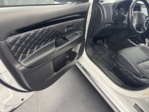 Used 2021 Mitsubishi Outlander GT image 34