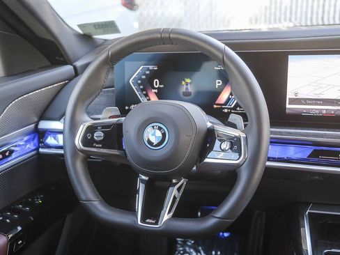 Used 2026 BMW 750e xDrive w/ Premium Package AWD/4WD image 12