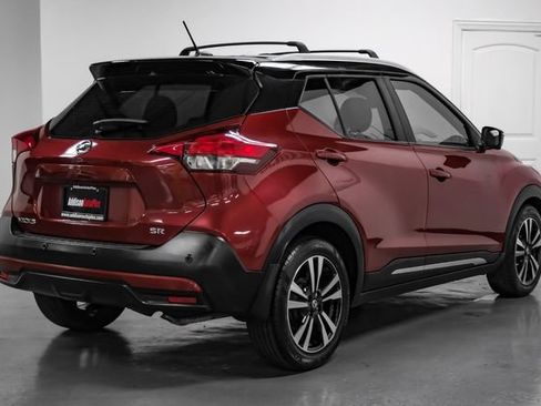 Used 2020 Nissan Kicks SR w/ Exterior Package FWD image 9
