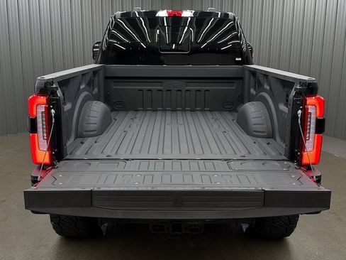 Used 2026 Ford F350 Platinum w/ FX4 Off-Road Package AWD/4WD image 18