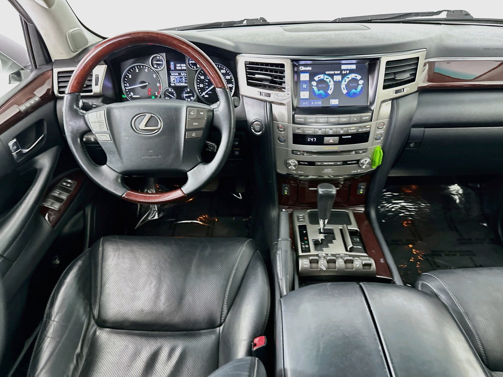 Used 2013 Lexus LX 570 4WD w/ Luxury Pkg image 23
