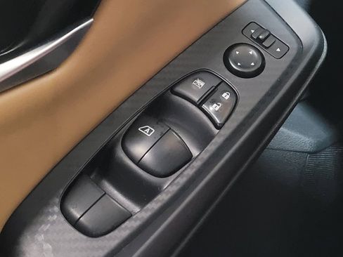 Used 2021 Nissan Sentra SV w/ SV Premium Package FWD image 26