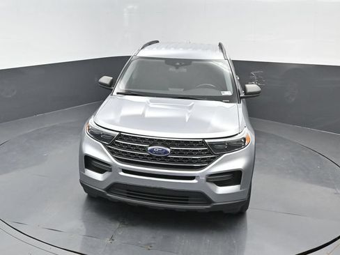 Used 2020 Ford Explorer XLT w/ Cold Weather Package AWD/4WD image 20