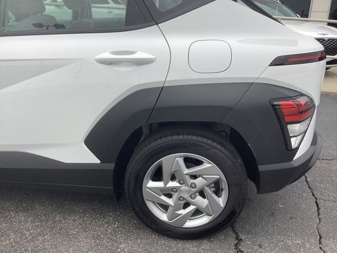 Used 2025 Hyundai Kona SE FWD image 28