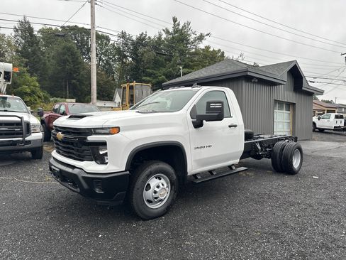 New 2025 Chevrolet Silverado 3500 W/T w/ WT Convenience Package image 1
