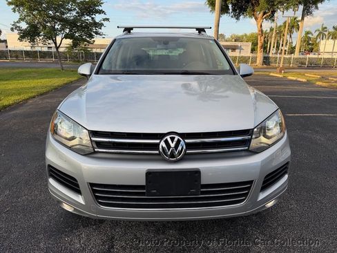 Used 2011 Volkswagen Touareg TDI image 5