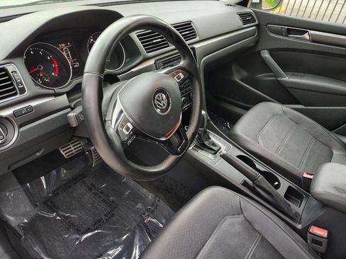 Used 2017 Volkswagen Passat 1.8T R-Line image 21