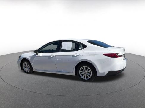 Used 2025 Toyota Camry LE image 10