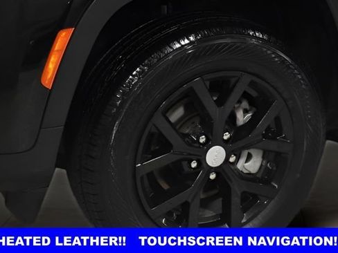 Used 2023 Jeep Grand Cherokee Limited AWD/4WD image 31