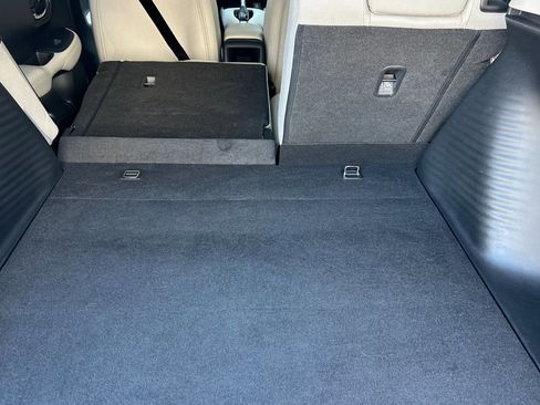 Used 2023 Honda HR-V LX image 12