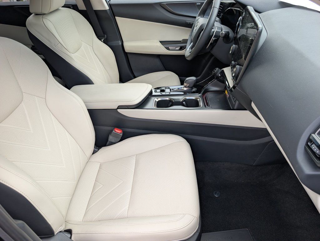Used 2025 Lexus NX 450h+ AWD w/ Towing Package (2000 Lbs) image 13