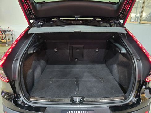 Used 2023 Volvo C40 P8 Recharge Plus w/ Climate Package image 30