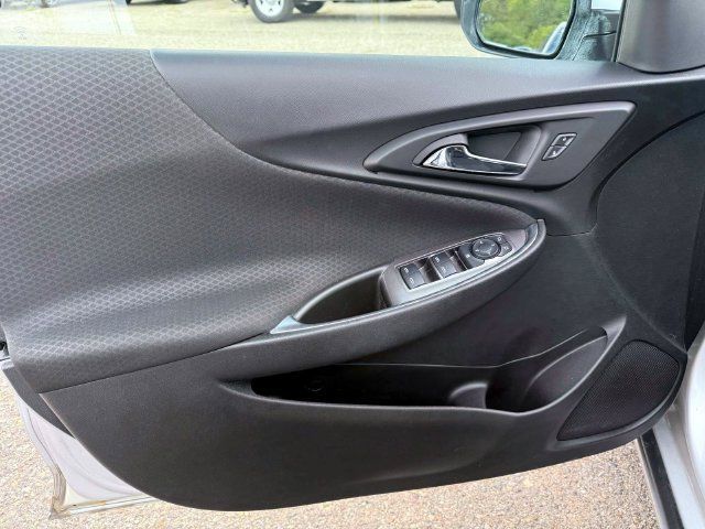 Used 2020 Chevrolet Malibu LT FWD image 17