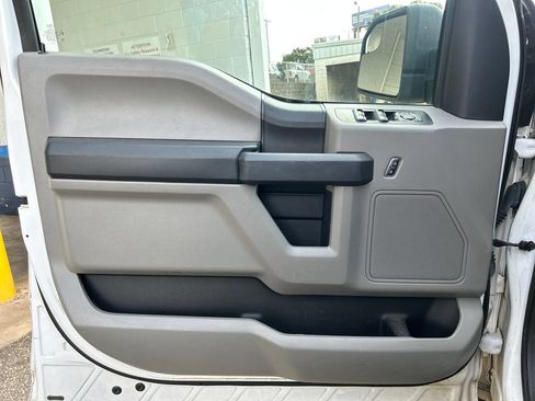 Used 2017 Ford F150 XL w/ Equipment Group 101A Mid RWD image 7