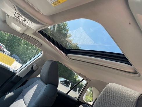 Used 2019 Toyota RAV4 XLE AWD/4WD image 39