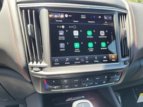 Used 2024 Maserati Levante GT Ultima image 9