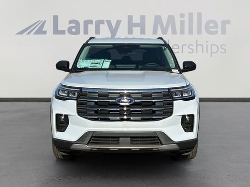 New 2026 Ford Explorer Active AWD/4WD image 8