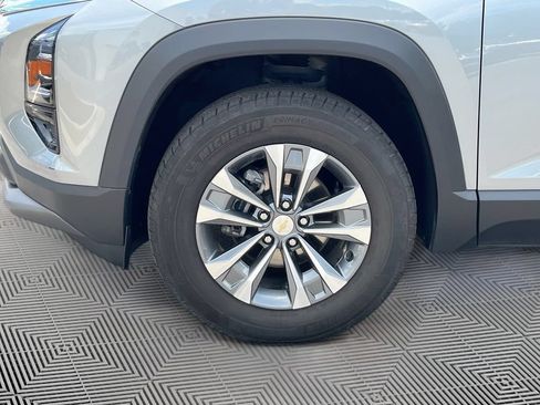 Used 2025 Chevrolet Equinox LT w/ Convenience Package II AWD/4WD image 11